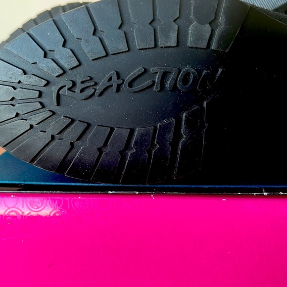 Kenneth Cole Reaction Suede ankle Boots - Picture 2 of 4